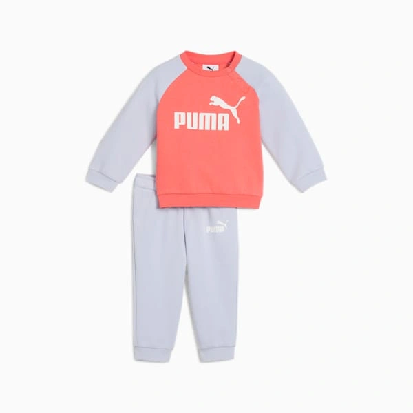 PUMA Minicats Essentials: Småfolk på eventyr i blød raglan og bukser – perfekt til leg og hygge